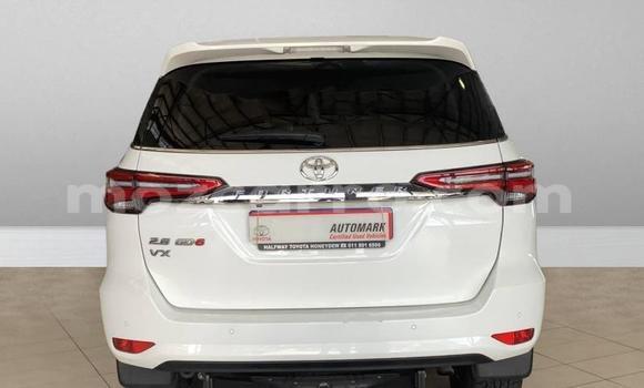Comprar Usado Toyota Fortuner Branco Carro em Xai-Xai em Gaza Comprar Usado Toyota Fortuner Branco Carro em Xai-Xai em Gaza