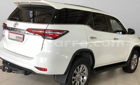 Comprar Usado Toyota Fortuner Branco Carro em Xai-Xai em Gaza Comprar Usado Toyota Fortuner Branco Carro em Xai-Xai em Gaza