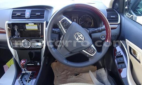 Buy Import Toyota Premio White Car in Manica in Manica Buy Import Toyota Premio White Car in Manica in Manica
