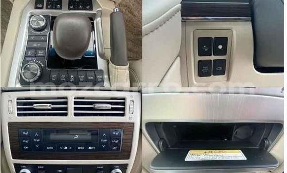 Buy Import Toyota Land Cruiser White Car in Inhambane in Inhambane Buy Import Toyota Land Cruiser White Car in Inhambane in Inhambane