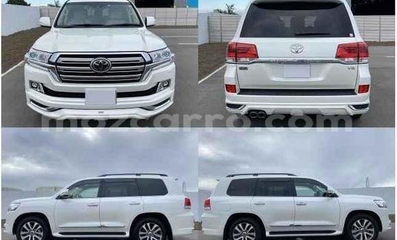 Buy Import Toyota Land Cruiser White Car in Inhambane in Inhambane Buy Import Toyota Land Cruiser White Car in Inhambane in Inhambane