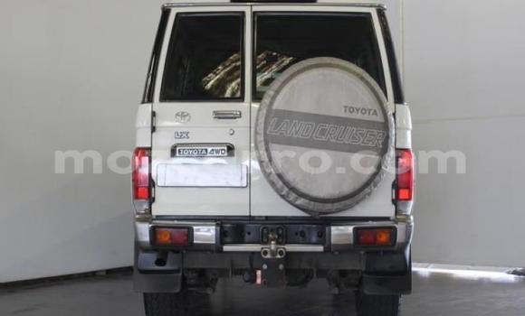 Comprar Usado Toyota Land Cruiser Branco Carro em Maputo em Maputo Comprar Usado Toyota Land Cruiser Branco Carro em Maputo em Maputo
