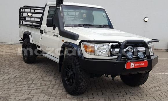 Nunua Ilio tumika Toyota Land Cruiser Nyeupe Gari ndani ya Maputo nchini Maputo Nunua Ilio tumika Toyota Land Cruiser Nyeupe Gari ndani ya Maputo nchini Maputo