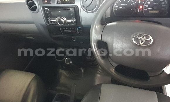 Nunua Ilio tumika Toyota Land Cruiser Nyeupe Gari ndani ya Maputo nchini Maputo Nunua Ilio tumika Toyota Land Cruiser Nyeupe Gari ndani ya Maputo nchini Maputo