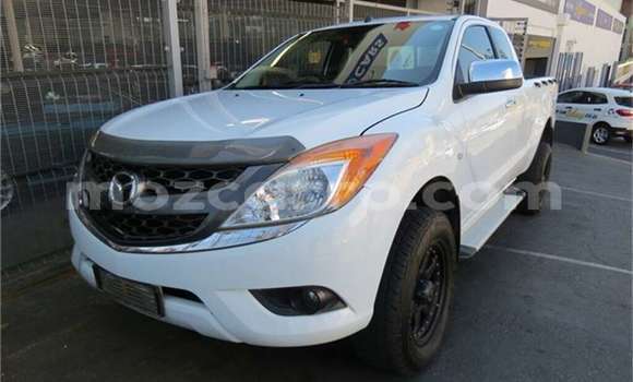 Comprar Usado Mazda BT-50 Branco Carro em Maputo em Maputo Comprar Usado Mazda BT-50 Branco Carro em Maputo em Maputo