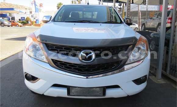 Comprar Usado Mazda BT-50 Branco Carro em Maputo em Maputo Comprar Usado Mazda BT-50 Branco Carro em Maputo em Maputo
