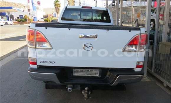 Comprar Usado Mazda BT-50 Branco Carro em Maputo em Maputo Comprar Usado Mazda BT-50 Branco Carro em Maputo em Maputo