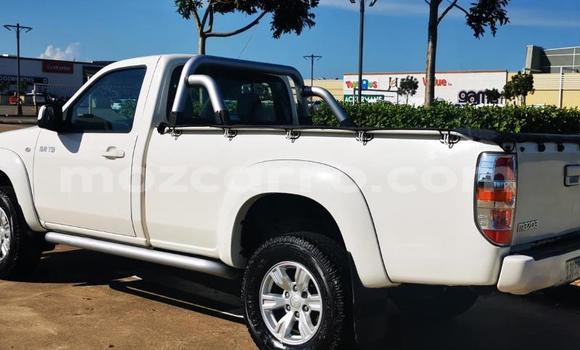 Comprar Usado Mazda BT-50 Branco Carro em Maputo em Maputo Comprar Usado Mazda BT-50 Branco Carro em Maputo em Maputo