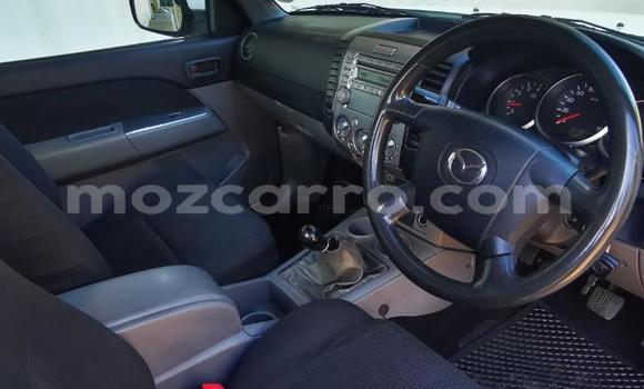 Comprar Usado Mazda BT-50 Branco Carro em Maputo em Maputo Comprar Usado Mazda BT-50 Branco Carro em Maputo em Maputo