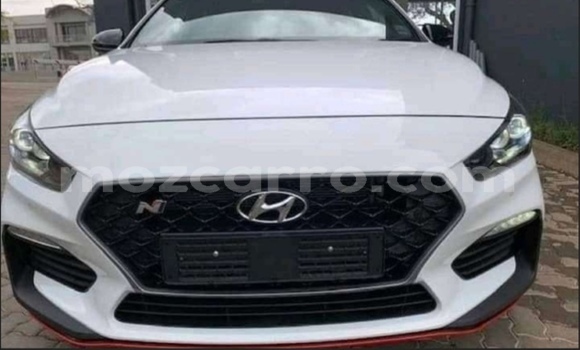 Buy Used Hyundai i30 White Car in Maputo in Maputo