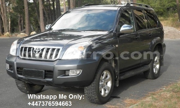 Nunua Ilio tumika Toyota Land Cruiser Prado Fedha Gari ndani ya Maputo nchini Maputo
