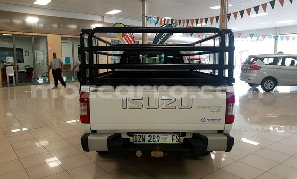 Nunua Ilio tumika Isuzu KB Nyeupe Gari ndani ya Maputo nchini Maputo Nunua Ilio tumika Isuzu KB Nyeupe Gari ndani ya Maputo nchini Maputo