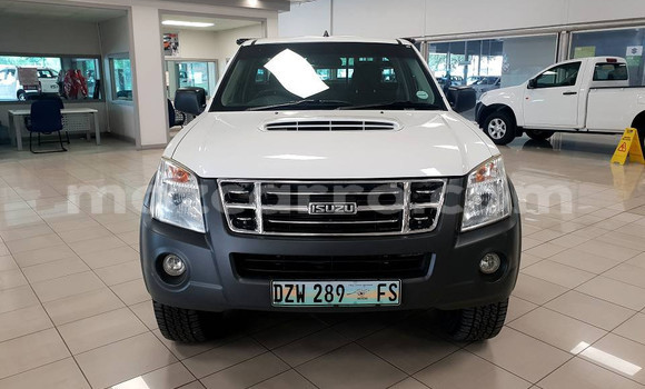 Nunua Ilio tumika Isuzu KB Nyeupe Gari ndani ya Maputo nchini Maputo Nunua Ilio tumika Isuzu KB Nyeupe Gari ndani ya Maputo nchini Maputo