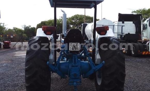 Tenga Tsaru Ford E 150 Cargo Van Bhuruu Rori in Maputo in Maputo Tenga Tsaru Ford E 150 Cargo Van Bhuruu Rori in Maputo in Maputo