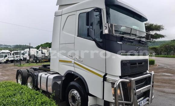 Tenga Tsaru Volvo F4 Chena Rori in Maputo in Maputo Tenga Tsaru Volvo F4 Chena Rori in Maputo in Maputo