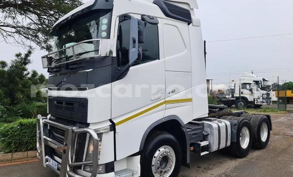 Tenga Tsaru Volvo F4 Chena Rori in Maputo in Maputo Tenga Tsaru Volvo F4 Chena Rori in Maputo in Maputo