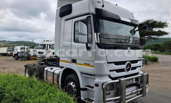 Tenga Tsaru Mercedes‒Benz 2644 Chena Rori in Gilé in Zambezia Tenga Tsaru Mercedes‒Benz 2644 Chena Rori in Gilé in Zambezia