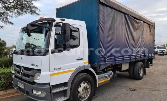 Nunua Ilio tumika Mercedes‒Benz Atego Nyeupe Lori ndani ya Gilé nchini Zambezia Nunua Ilio tumika Mercedes‒Benz Atego Nyeupe Lori ndani ya Gilé nchini Zambezia