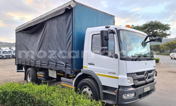 Nunua Ilio tumika Mercedes‒Benz Atego Nyeupe Lori ndani ya Gilé nchini Zambezia Nunua Ilio tumika Mercedes‒Benz Atego Nyeupe Lori ndani ya Gilé nchini Zambezia