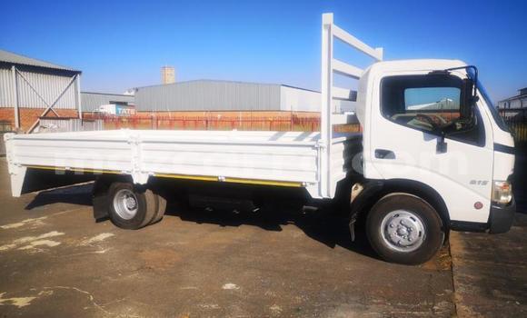 Tenga Tsaru Hino 300 Series Chena Rori in Beira in Sofala Tenga Tsaru Hino 300 Series Chena Rori in Beira in Sofala