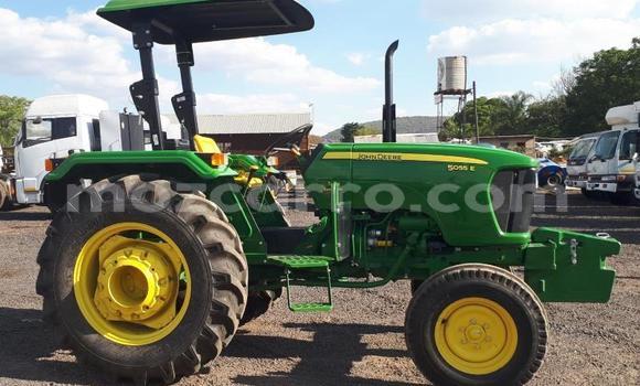 Tenga Tsaru Komatsu D31S Girinhi Rori in Gilé in Zambezia Tenga Tsaru Komatsu D31S Girinhi Rori in Gilé in Zambezia