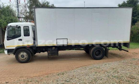 Buy Used Isuzu FTR 850 White Truck in Nampula in Nampula Buy Used Isuzu FTR 850 White Truck in Nampula in Nampula