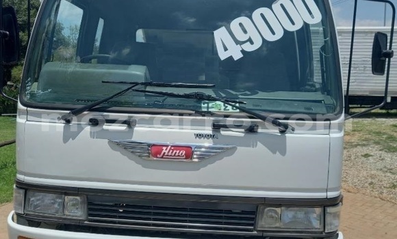 Buy Used Hino Ranger White Truck in Nampula in Nampula Buy Used Hino Ranger White Truck in Nampula in Nampula