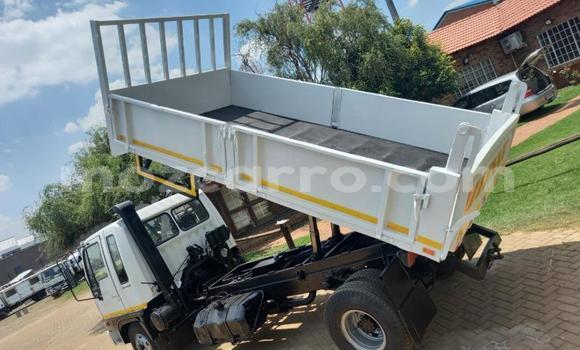 Buy Used Hino Ranger White Truck in Nampula in Nampula Buy Used Hino Ranger White Truck in Nampula in Nampula