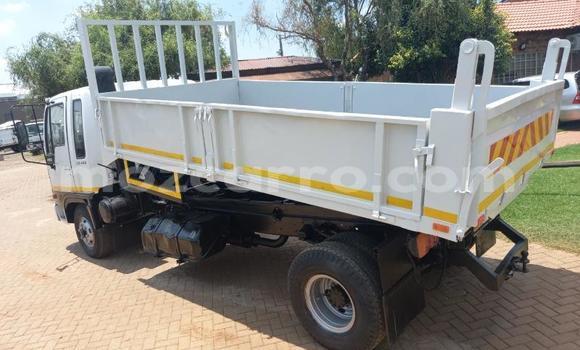 Buy Used Hino Ranger White Truck in Nampula in Nampula Buy Used Hino Ranger White Truck in Nampula in Nampula