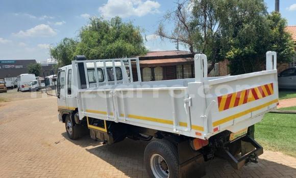 Buy Used Hino Ranger White Truck in Nampula in Nampula Buy Used Hino Ranger White Truck in Nampula in Nampula