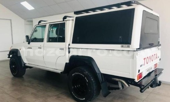 Buy Used Toyota Land Cruiser White Car in Maputo in Maputo Buy Used Toyota Land Cruiser White Car in Maputo in Maputo
