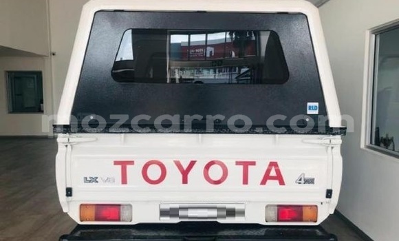 Buy Used Toyota Land Cruiser White Car in Maputo in Maputo Buy Used Toyota Land Cruiser White Car in Maputo in Maputo