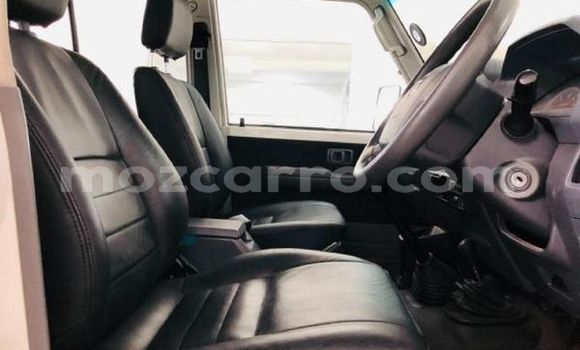 Buy Used Toyota Land Cruiser White Car in Maputo in Maputo Buy Used Toyota Land Cruiser White Car in Maputo in Maputo