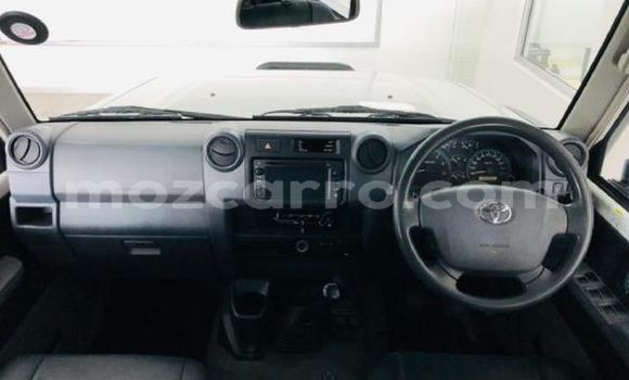 Buy Used Toyota Land Cruiser White Car in Maputo in Maputo Buy Used Toyota Land Cruiser White Car in Maputo in Maputo