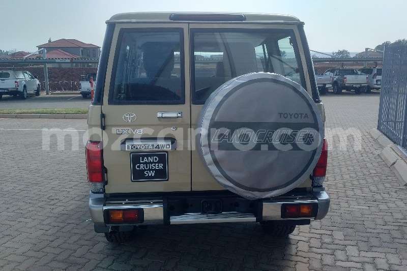 Big with watermark toyota land cruiser maputo maputo 12037