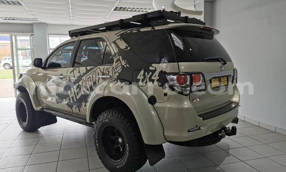 Tenga Tsaru Toyota Fortuner Zvimwe Mota in Maputo in Maputo Tenga Tsaru Toyota Fortuner Zvimwe Mota in Maputo in Maputo