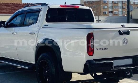 Tenga Tsaru Mercedes‒Benz X-klasse Concept Chena Mota in Maputo in Maputo Tenga Tsaru Mercedes‒Benz X-klasse Concept Chena Mota in Maputo in Maputo