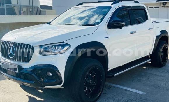 Tenga Tsaru Mercedes‒Benz X-klasse Concept Chena Mota in Maputo in Maputo Tenga Tsaru Mercedes‒Benz X-klasse Concept Chena Mota in Maputo in Maputo