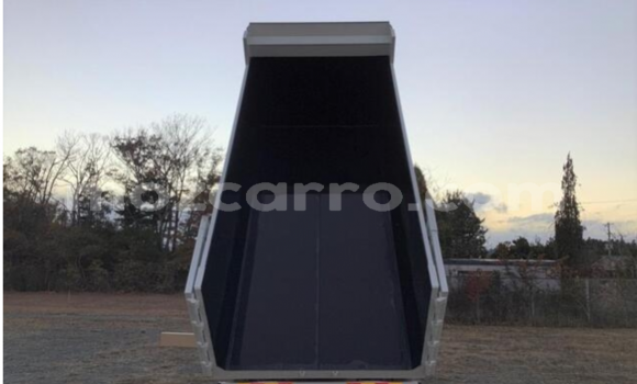 Comprar Usado Mitsubishi Canter Branco Caminhão em Inhambane em Inhambane Comprar Usado Mitsubishi Canter Branco Caminhão em Inhambane em Inhambane