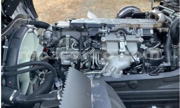 Comprar Usado Mitsubishi Canter Branco Caminhão em Inhambane em Inhambane Comprar Usado Mitsubishi Canter Branco Caminhão em Inhambane em Inhambane