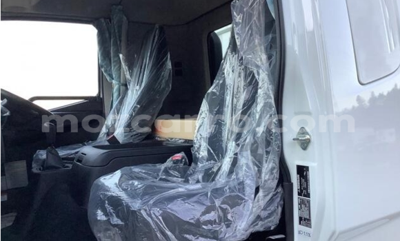 Comprar Usado Mitsubishi Canter Branco Caminhão em Inhambane em Inhambane Comprar Usado Mitsubishi Canter Branco Caminhão em Inhambane em Inhambane