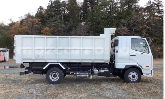 Comprar Usado Mitsubishi Canter Branco Caminhão em Inhambane em Inhambane Comprar Usado Mitsubishi Canter Branco Caminhão em Inhambane em Inhambane