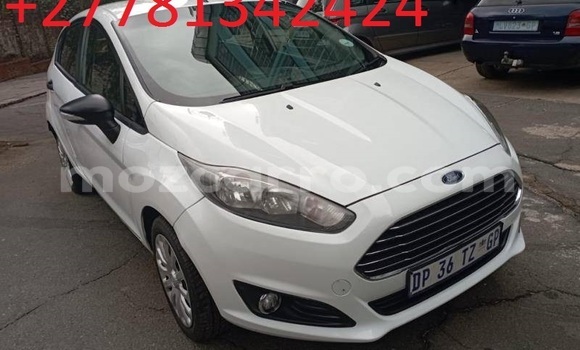 Nunua Ilio tumika Ford Fiesta Nyeupe Gari ndani ya Maputo nchini Maputo Nunua Ilio tumika Ford Fiesta Nyeupe Gari ndani ya Maputo nchini Maputo