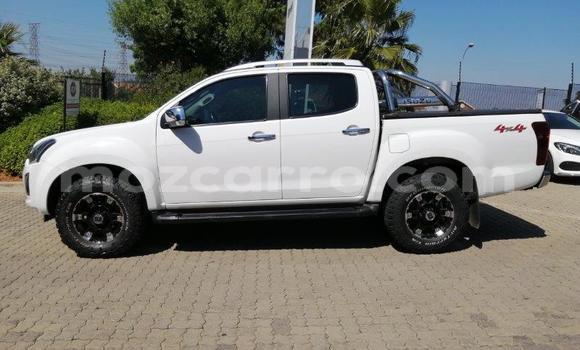 Comprar Usado Isuzu KB Branco Carro em Maputo em Maputo Comprar Usado Isuzu KB Branco Carro em Maputo em Maputo