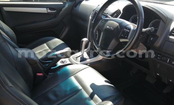 Comprar Usado Isuzu KB Branco Carro em Maputo em Maputo Comprar Usado Isuzu KB Branco Carro em Maputo em Maputo