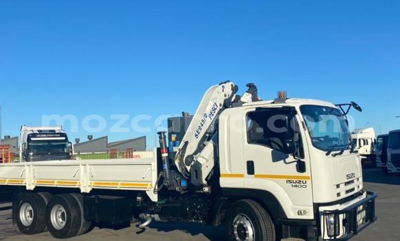 Comprar Usado Isuzu FTR 850 Branco Caminhão em Maputo em Maputo