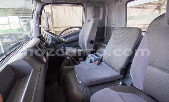 Comprar Usado Isuzu FTR 850 Branco Caminhão em Maputo em Maputo Comprar Usado Isuzu FTR 850 Branco Caminhão em Maputo em Maputo