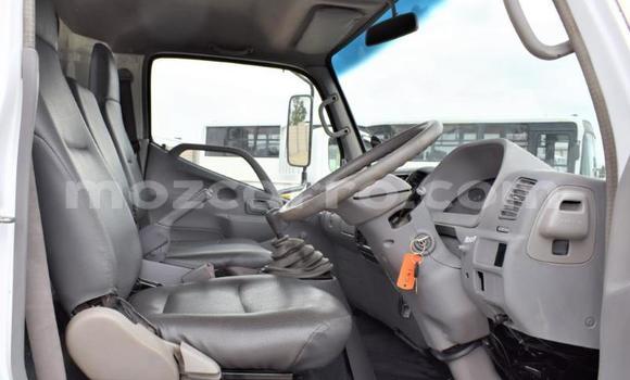 Buy Used Hino 300 Series White Truck in Maputo in Maputo Buy Used Hino 300 Series White Truck in Maputo in Maputo