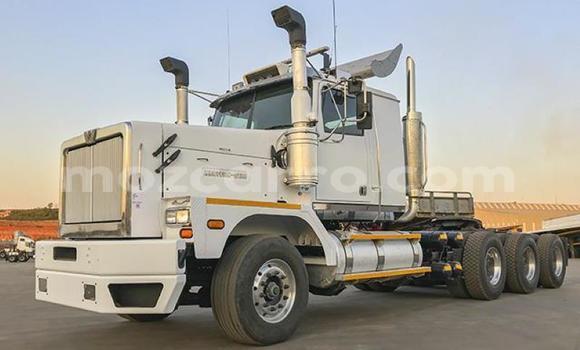 Tenga Tsaru Caterpillar 120 Chena Rori in Maputo in Maputo Tenga Tsaru Caterpillar 120 Chena Rori in Maputo in Maputo