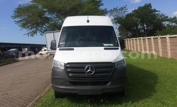 Comprar Usado Mercedes‒Benz Sprinter Branco Caminhão em Maputo em Maputo Comprar Usado Mercedes‒Benz Sprinter Branco Caminhão em Maputo em Maputo